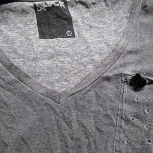 FREE IN BUNDLE Distressed streetwear T-shirt